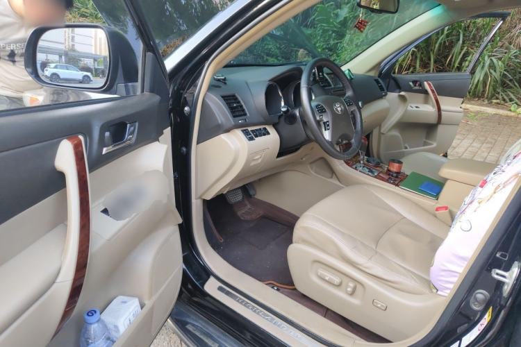 Used Toyota Highlander 2012 3.5L 4x4 7-Seater Ultimate Edition Driver Seat