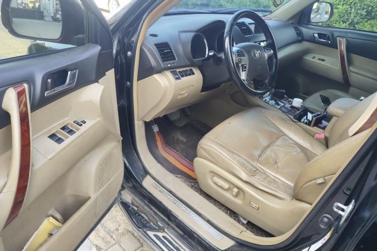 Used Toyota Highlander 2012 2.7L Two-Wheel Drive 7-Seater Ultimate Edition Driver Seat