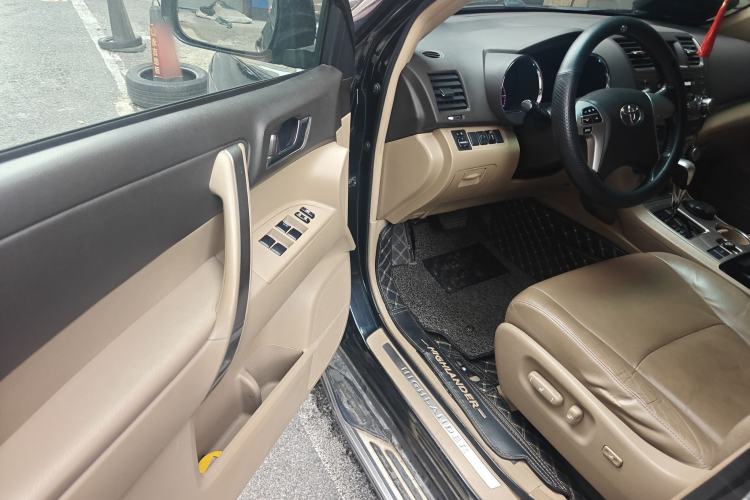 Used Toyota Highlander 2012 2.7L Two-Wheel Drive 5-Seater Sport Edition Driver Seat