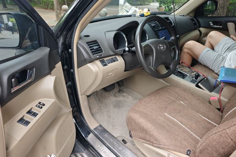 Used Toyota Highlander 2012 2.7L Two-Wheel Drive 7-Seater Elite Edition Driver Seat