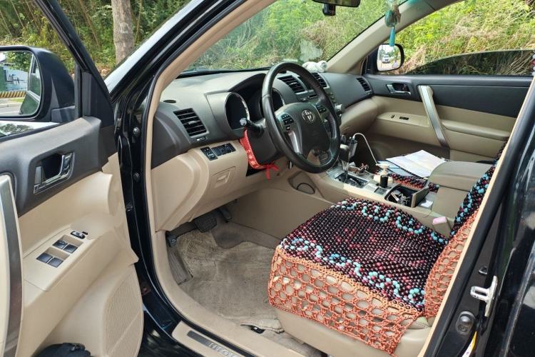 Used Toyota Highlander 2012 2.7L Two-Wheel Drive 7-Seater Luxury Edition Driver Seat