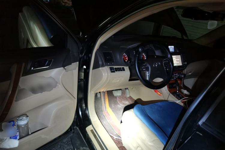 Used Toyota Highlander 2012 3.5L 4x4 7-Seater Ultimate Edition Driver Seat