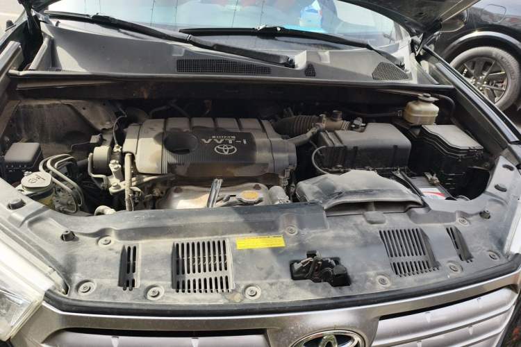 Used Toyota Highlander 2012 2.7L Two-Wheel Drive 7-Seater Elite Edition Engine Bay