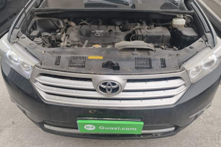 Used Toyota Highlander 2012 2.7L Two-Wheel Drive 7-Seater Luxury Edition Engine Bay