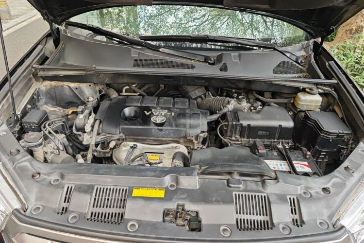 Used Toyota Highlander 2012 2.7L Two-Wheel Drive 7-Seater Luxury Edition Engine Bay