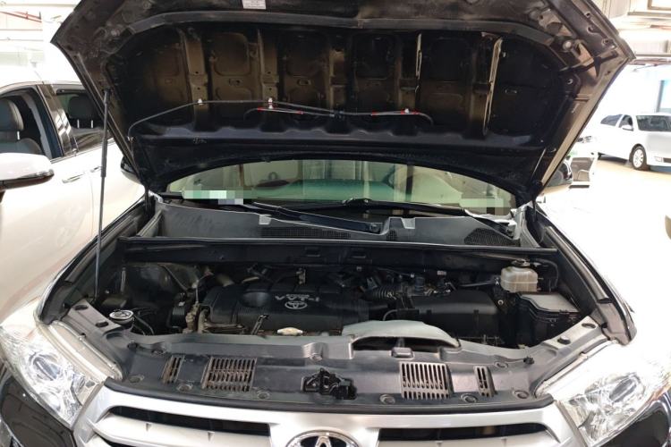 Used Toyota Highlander 2012 2.7L Two-Wheel Drive 7-Seater Luxury Edition Engine Bay