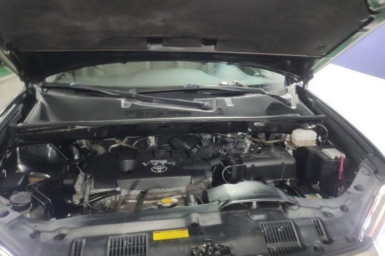 Used Toyota Highlander 2012 2.7L Two-Wheel Drive 7-Seater Luxury Edition Engine Bay