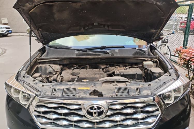 Used Toyota Highlander 2012 2.7L Two-Wheel Drive 7-Seater Luxury Edition Engine Bay