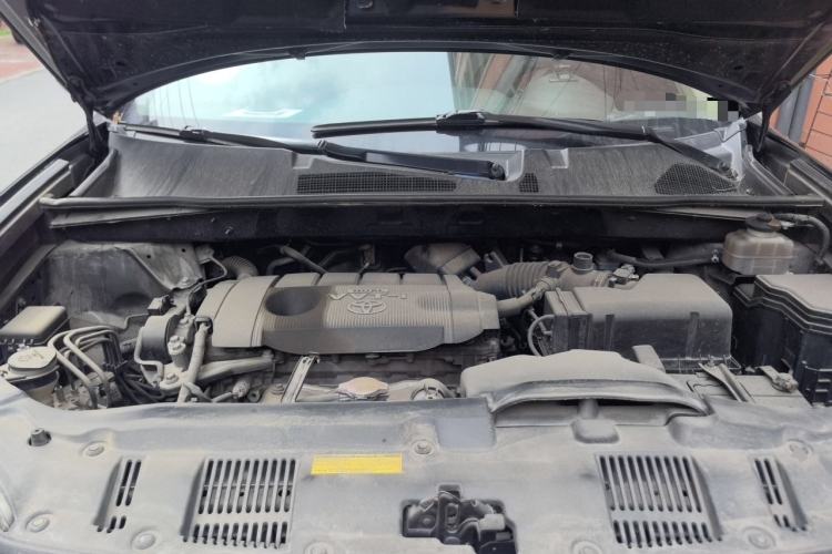 Used Toyota Highlander 2012 2.7L Two-Wheel Drive 7-Seater Luxury Navigation Edition Engine Bay