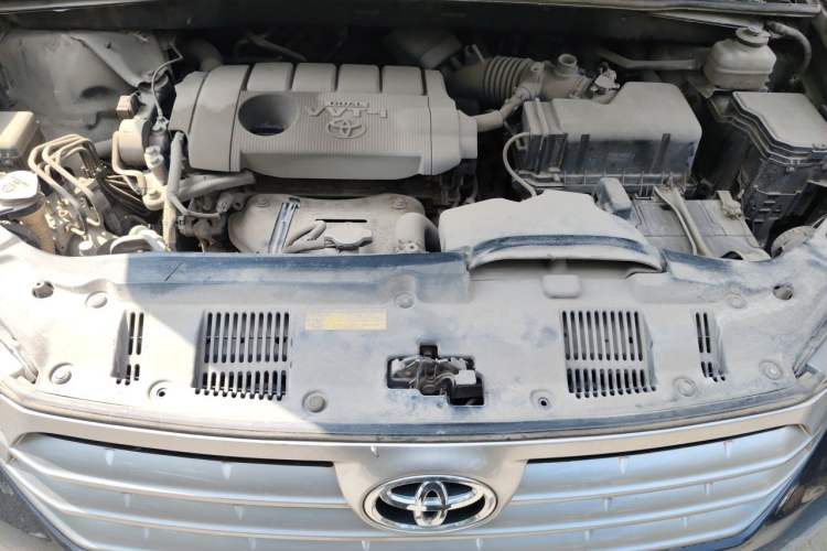 Used Toyota Highlander 2012 2.7L Two-Wheel Drive 7-Seater Luxury Edition Engine Bay