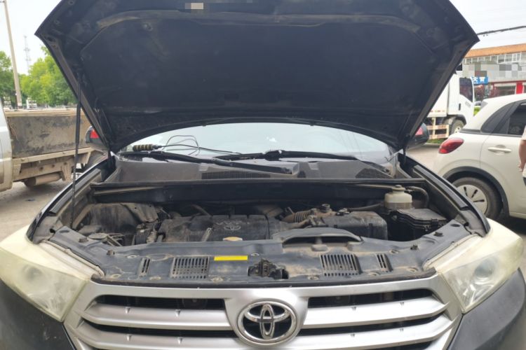 Used Toyota Highlander 2012 2.7L Two-Wheel Drive 7-Seater Luxury Edition Engine Bay