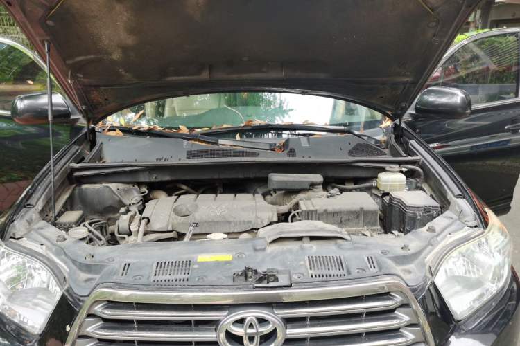 Used Toyota Highlander 2012 2.7L Two-Wheel Drive 7-Seater Luxury Edition Engine Bay