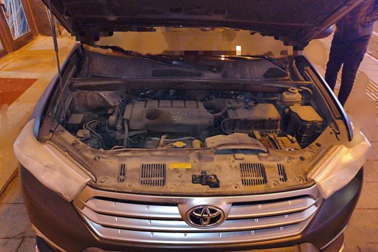 Used Toyota Highlander 2012 2.7L Two-Wheel Drive 7-Seater Luxury Edition Engine Bay