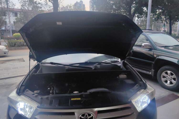 Used Toyota Highlander 2012 2.7L Two-Wheel Drive 5-Seater Sport Edition Engine Bay
