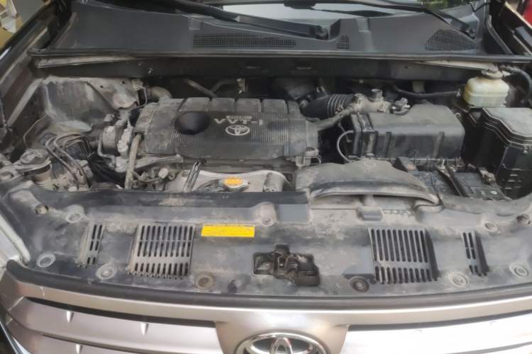 Used Toyota Highlander 2012 2.7L Two-Wheel Drive 5-Seater Sport Edition Engine Bay