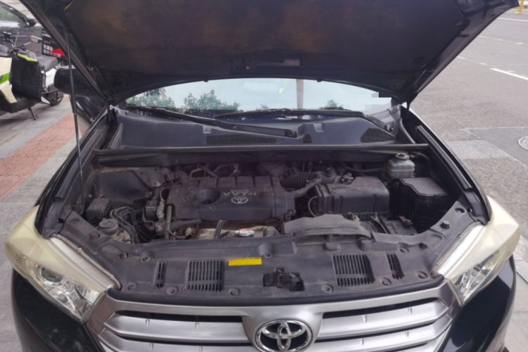 Used Toyota Highlander 2012 2.7L Two-Wheel Drive 7-Seater Luxury Edition Engine Bay