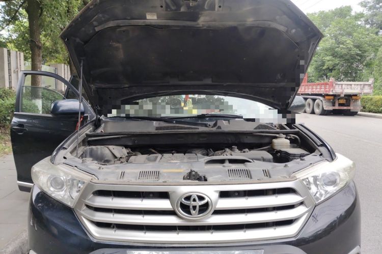 Used Toyota Highlander 2012 2.7L Two-Wheel Drive 7-Seater Elite Edition Engine Bay