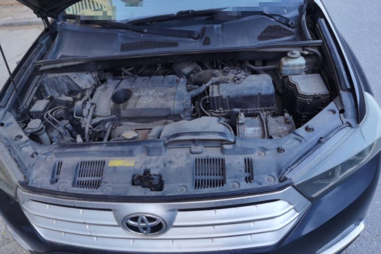 Used Toyota Highlander 2012 2.7L Two-Wheel Drive 7-Seater Luxury Edition Engine Bay