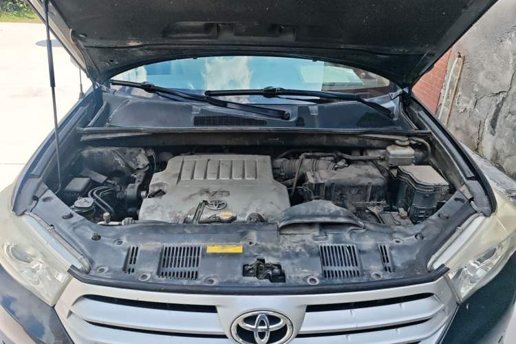 Used Toyota Highlander 2012 3.5L 4x4 7-Seater Elite Edition Engine Bay