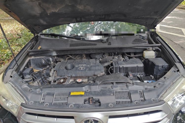 Used Toyota Highlander 2012 2.7L Two-Wheel Drive 7-Seater Luxury Edition Engine Bay