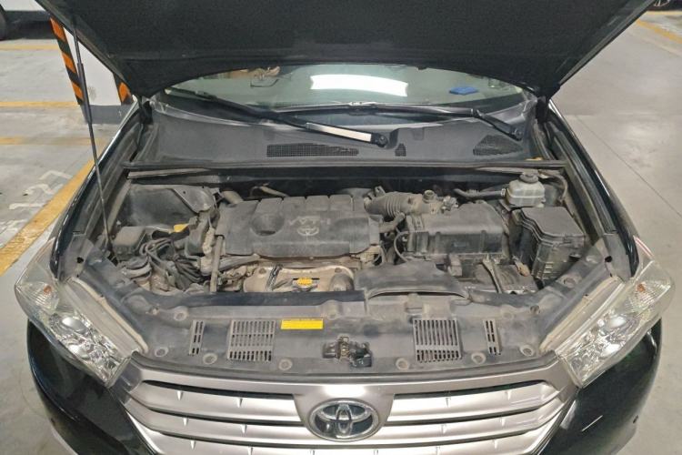 Used Toyota Highlander 2012 2.7L Two-Wheel Drive 7-Seater Luxury Edition Engine Bay
