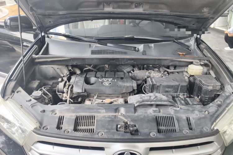 Used Toyota Highlander 2012 2.7L Two-Wheel Drive 7-Seater Luxury Edition Engine Bay