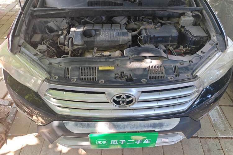 Used Toyota Highlander 2012 2.7L Two-Wheel Drive 7-Seater Luxury Edition Engine Bay