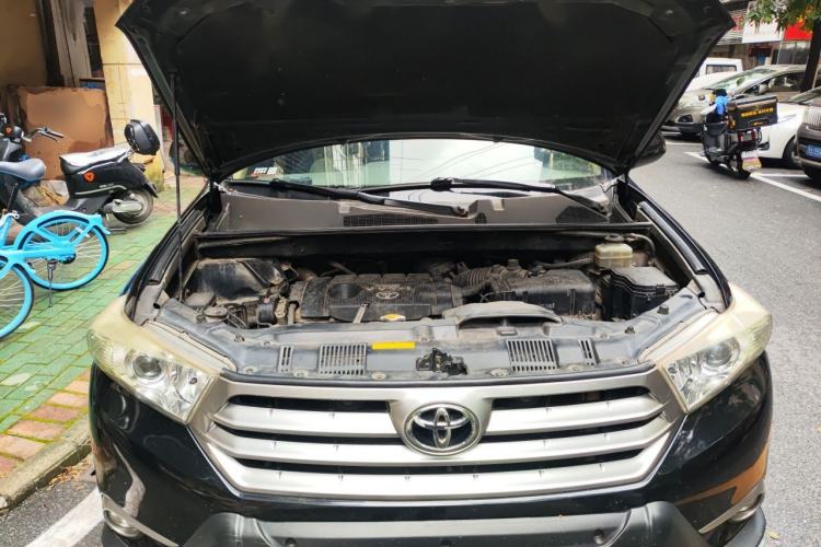 Used Toyota Highlander 2012 2.7L Two-Wheel Drive 7-Seater Luxury Edition Engine Bay