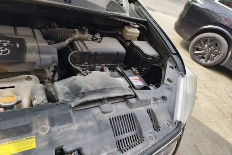 Used Toyota Highlander 2012 2.7L Two-Wheel Drive 7-Seater Elite Edition Engine Bay Left