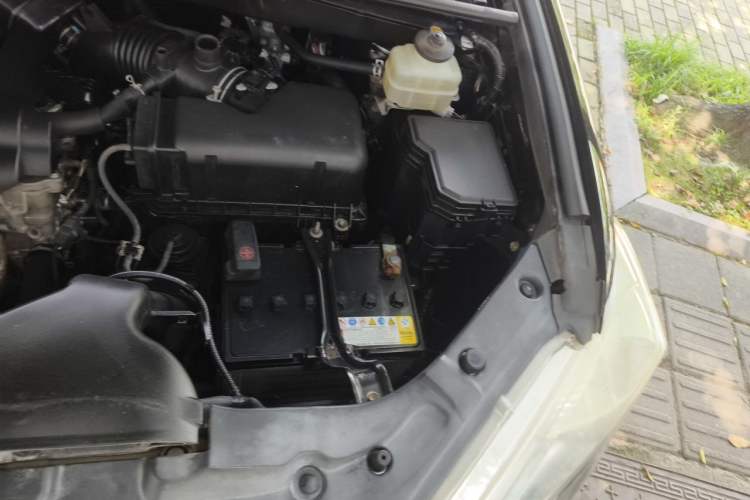 Used Toyota Highlander 2012 2.7L Two-Wheel Drive 5-Seater Sport Edition Engine Bay Left