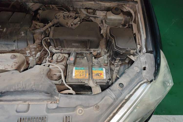 Used Toyota Highlander 2012 2.7L Two-Wheel Drive 5-Seater Sport Edition Engine Bay Left