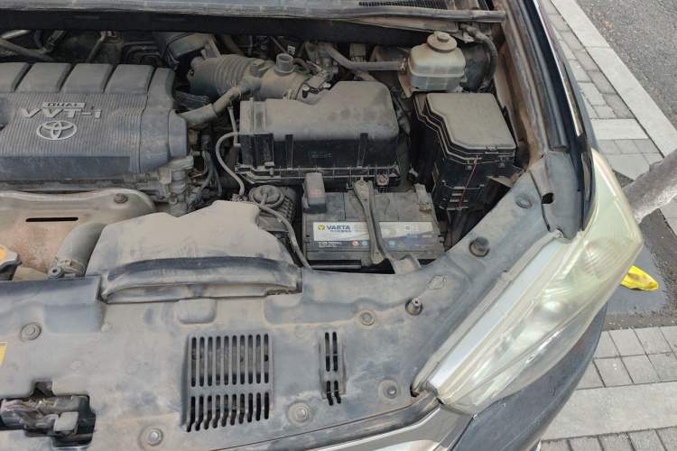 Used Toyota Highlander 2012 2.7L Two-Wheel Drive 7-Seater Luxury Edition Engine Bay Left