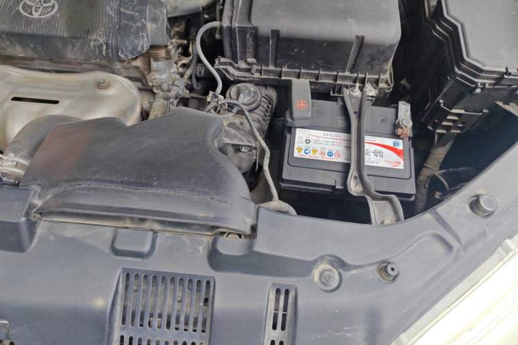 Used Toyota Highlander 2012 2.7L Two-Wheel Drive 7-Seater Luxury Edition Engine Bay Left