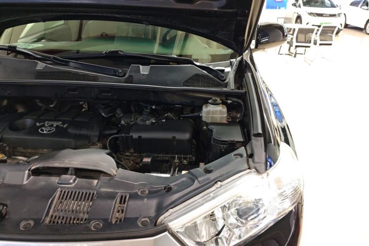 Used Toyota Highlander 2012 2.7L Two-Wheel Drive 7-Seater Luxury Edition Engine Bay Left