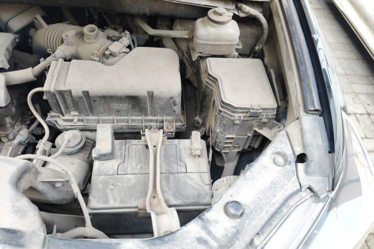 Used Toyota Highlander 2012 2.7L Two-Wheel Drive 7-Seater Luxury Edition Engine Bay Left
