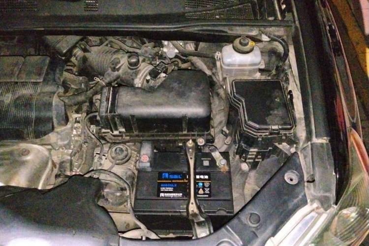 Used Toyota Highlander 2012 2.7L Two-Wheel Drive 7-Seater Elite Edition Engine Bay Left