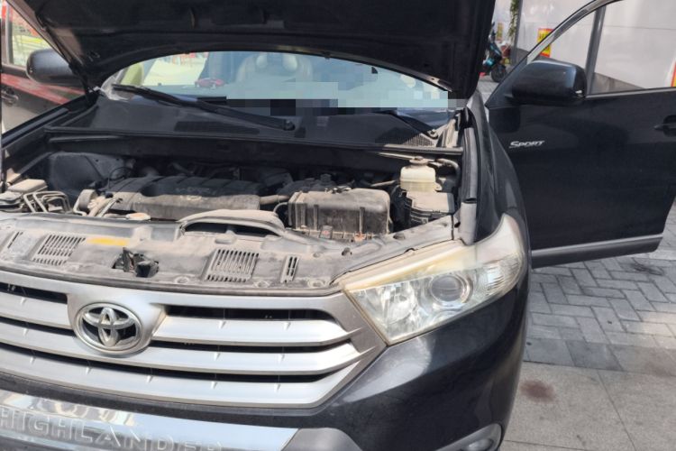 Used Toyota Highlander 2012 2.7L Two-Wheel Drive 7-Seater Luxury Edition Engine Bay Left