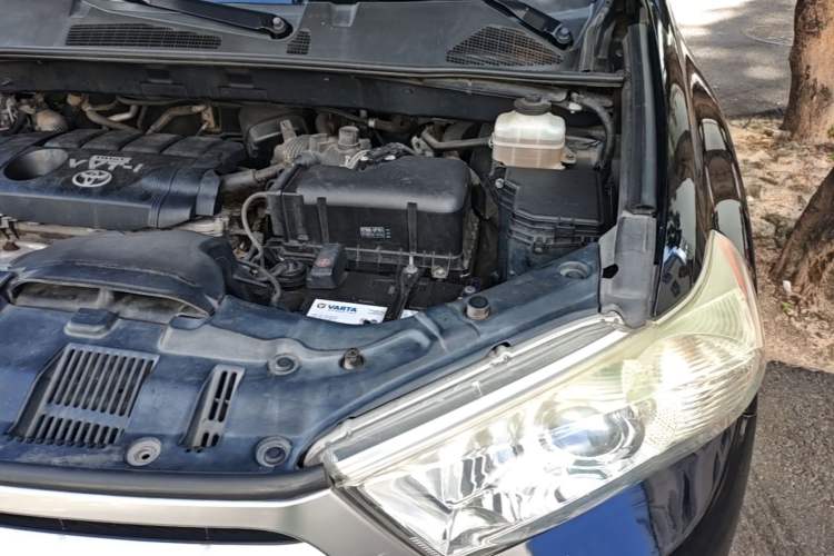 Used Toyota Highlander 2012 2.7L Two-Wheel Drive 7-Seater Elite Edition Engine Bay Left