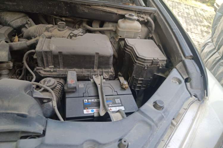 Used Toyota Highlander 2012 2.7L Two-Wheel Drive 7-Seater Luxury Edition Engine Bay Left