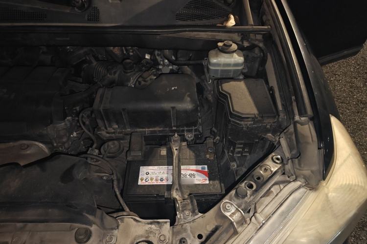 Used Toyota Highlander 2012 2.7L Two-Wheel Drive 7-Seater Elite Edition Engine Bay Left