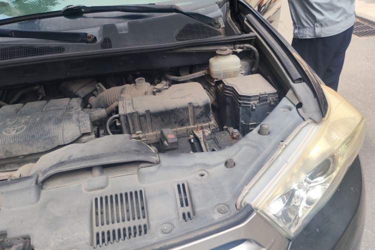Used Toyota Highlander 2012 2.7L Two-Wheel Drive 7-Seater Luxury Edition Engine Bay Left