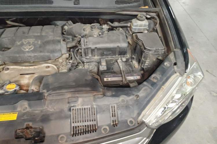 Used Toyota Highlander 2012 2.7L Two-Wheel Drive 7-Seater Luxury Edition Engine Bay Left
