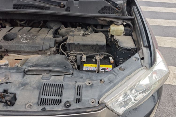Used Toyota Highlander 2012 2.7L Two-Wheel Drive 7-Seater Luxury Edition Engine Bay Left