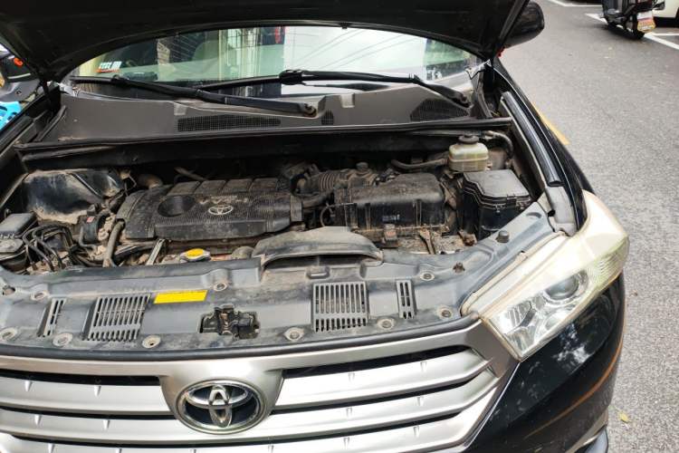 Used Toyota Highlander 2012 2.7L Two-Wheel Drive 7-Seater Luxury Edition Engine Bay Left