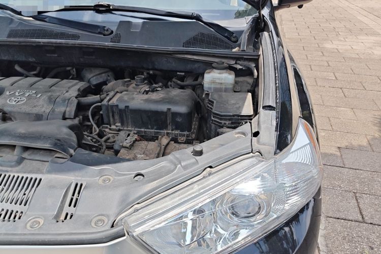 Used Toyota Highlander 2012 2.7L Two-Wheel Drive 7-Seater Luxury Edition Engine Bay Left