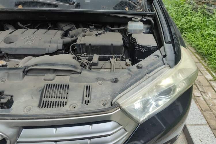 Used Toyota Highlander 2012 2.7L Two-Wheel Drive 7-Seater Luxury Edition Engine Bay Left