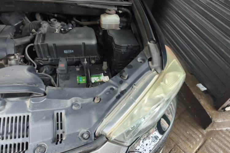 Used Toyota Highlander 2012 2.7L Two-Wheel Drive 7-Seater Elite Edition Engine Bay Left