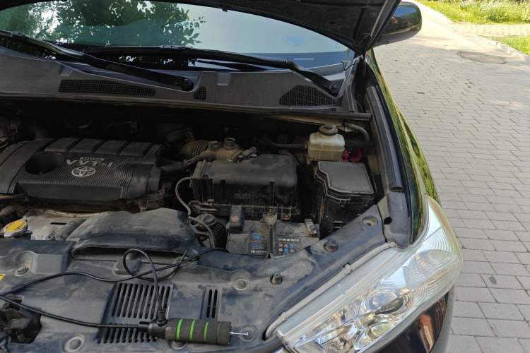 Used Toyota Highlander 2012 2.7L Two-Wheel Drive 7-Seater Luxury Edition Engine Bay Left