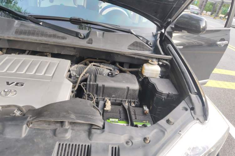 Used Toyota Highlander 2012 3.5L 4x4 7-Seater Ultimate Edition Engine Bay Left