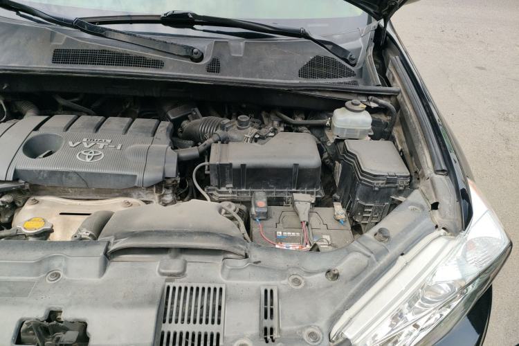 Used Toyota Highlander 2012 2.7L Two-Wheel Drive 7-Seater Luxury Edition Engine Bay Left